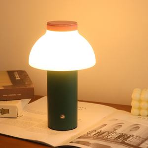 Lampe de table en métal rechargeable par USB C, lampe de bureau en cuir PE, lampe de chevet décorative pour chambre à coucher - Product Image 4