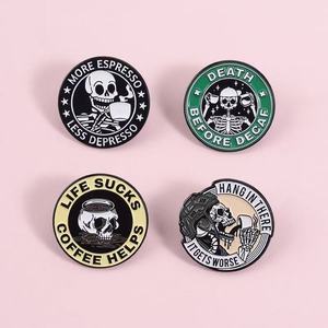 เข็มกลัดรูปกางเขนแฟชั่นรูปนางฟ้าทำจากโลหะผสมสังกะสี Skeleton Coffee  แบบตลกๆ  สำหรับติดเสื้อ  ขายส่ง - Product Image 2