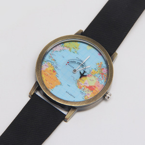 Reloj de cuarzo Unisex para hombre y mujer, <span class=keywords><strong>Mini</strong></span> reloj de pulsera de cuero con diseño de mapa, avión, viaje por el mundo