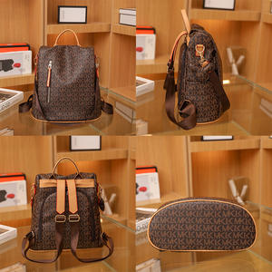 <span class=keywords><strong>Zaino</strong></span> in <span class=keywords><strong>Pelle</strong></span> di Lusso Antifurto per Donne con Stampa Logo, Chiusura a Cerniera, Resistente e Impermeabile per Viaggi - Product Image 3