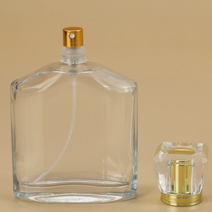 ขวดน้ำหอมแก้วใสขนาด 100 มล. คอขวดแบบ Crimp  ความจุมาก หัวฉีดพ่นละอองละเอียด ขวดเติมได้สำหรับเครื่องสำอาง - Product Image 1