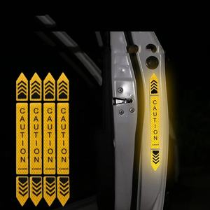 Adesivo di avvertimento <span class=keywords><strong>per</strong></span> auto rosso blu giallo 4 pezzi di avvertimento <span class=keywords><strong>per</strong></span> portiera di notte nastro riflettente <span class=keywords><strong>per</strong></span> porta adesivo <span class=keywords><strong>per</strong></span> corpo striscia riflettente - Product Image 2
