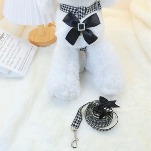 Arnés y Correa para Gatos Pequeños, Encaje Negro con Joyas, Correa de Pecho Estilo Hepburn, Accesorio para Pasear - Product Image 3