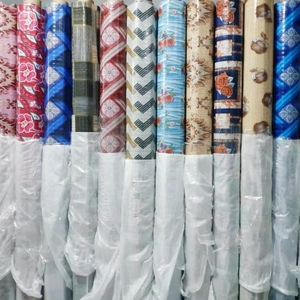 แอฟริกาใต้ไวนิลพลาสติกเป็นเนื้อเดียวกันป้องกันการลื่นไวนิลม้วน Floormat พีวีซีพื้นพาณิชย์ในม้วน