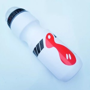 Bouteille d'eau pour vélo en plastique PC, 700 ml, légère, avec couvercle anti-poussière, pour vélo de montagne et de route - Product Image 2