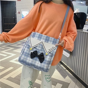 Bolso de mano informal de <span class=keywords><strong>Anime</strong></span> japonés para mujer, bandolera con lazo colorido a cuadros de gran capacidad - Product Image 3