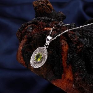 Gemkora Collar con colgante ovalado de peridoto natural para mujer, piedra de nacimiento de agosto, cristal curativo, joyería fina - Product Image 4