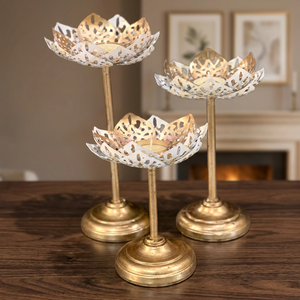 Juego de Urli Taj con pipa y pendi en la base, juego de 3 piezas de portavelas de loto, soporte de Urli de latón con pétalos perforados - Product Image 3