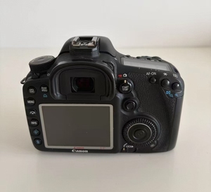 90% New to 99% New Available Digital Camera 7D Camera Body 18MP Built-in Flash Light - Product Image 1