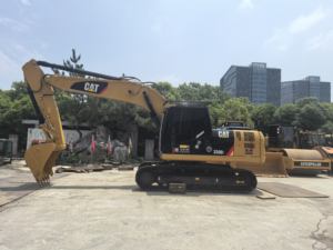 Presque neuf au Japon, mini-pelle d'occasion de 3.5 tonnes CAT320D2, pelle sur chenilles d'occasion japonaise, prix à vendre - Product Image 2