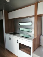 Remorques de voyage tout-terrain personnalisées Caravane en aluminium Van RV Caravane pour le camping et l'aventure