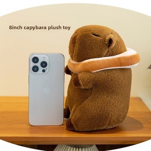 Peluche Capybara de 8 pouces, motif animal de dessin animé, avec chapeau lapin fraise, vente en gros d'usine, pour présentation en machine à griffes - Product Image 3