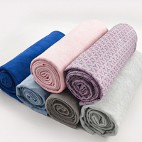 Serviette de yoga en suède écologique, forme arquée, antidérapante, avec motif de préhension, pour le yoga chaud