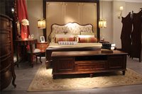 Lit de chambre à coucher robuste en bois massif sculpté, style rétro classique américain, avec revêtement en tissu floral, disponible en tailles King et Queen, pour hôtel.