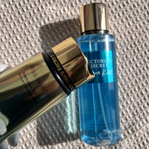 批发原装品牌香水 Agua Kiss 女士香水套装维多利亚的秘密 250 毫升身体喷雾和 236 毫升身体乳液套装 - Product Image 4