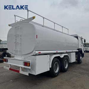 Camion-citerne à eau CNHTC 3040 6X4 Diesel Transmission manuelle Euro 5 avec moteur de 371 cm³ - Product Image 6