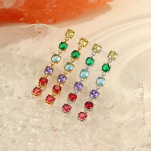 Серьги из высококачественной нержавеющей стали с позолотой 18 карат и инкрустацией цветными цирконами, осенне-зимняя коллекция Qingyuan, легкая роскошь - Product Image 2