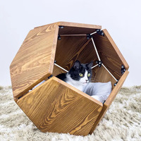 Lit d'intérieur en bois pour chat