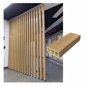 Fabbrica impermeabile interno WPC colonna tubo di legno quadrato materiali decorativi con copertura in PVC soffitto