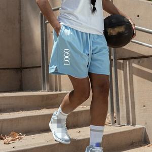 Shorts de basket-ball d'été personnalisés, séchage rapide, polyester, pour hommes, noirs, avec logo personnalisé imprimé, shorts en mesh avec poches - Product Image 5