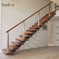 Escalier flottant moderne avec marches en bois massif, garde-corps en câble d'acier inoxydable, escalier droit intérieur sur mesure pour villa