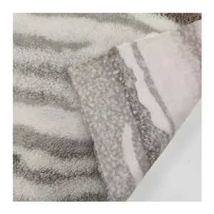 Morbida pelliccia peluche tessili per la casa motivo zebrato tessuto impiombato 100% poliestere finta pelliccia di coniglio giocattolo confortevole all'ingrosso