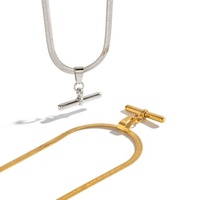 Nouveau collier tendance étanche en acier inoxydable plaqué or 18 carats avec chaîne serpent et pendentif barre en T pour femme