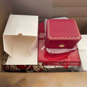 Caja de Almacenamiento de Relojes de Cuero de Lujo con Patrón de Cocodrilo en Relieve, Set de Caja de Regalo para Relojes con Almohadilla Insertada, Ideal para Regalos Empresariales o Festivos - Product Image 1