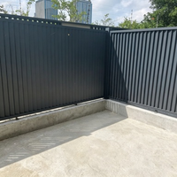Panneau de clôture extérieur en aluminium moderne à lames orientables pour cour résidentielle, sur mesure, anti-corrosion, sans rouille