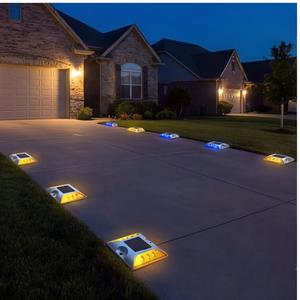 Borne de signalisation routière solaire bidirectionnelle en aluminium robuste et réfléchissante pour la guidage des voitures en zone rurale en virage et en courbe - Product Image 4