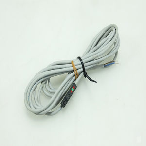 Orijinal Yeni D-h7bw/dc24v Katı Hal Otomatik Anahtar Silindiri Sen-i-879=7c54wbr-2 - Product Image 1