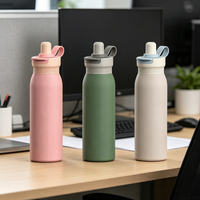 Bouteille d'eau sportive en acier inoxydable à double paroi isolée sous vide avec sangle de transport, couvercle anti-fuite et bec verseur, gourde isotherme pour la salle de sport
