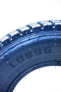 Neumáticos Nuevos para Camión LCH T-REX 10.00R20 TBR, Totalmente de Acero, para Todas las Estaciones, Patrón de Dirección, Alta Carga, Radiales, para Camiones y Autobuses de Trabajo Pesado - Product Image 3