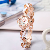 Nouvelle montre pour femmes avec bracelet en strass en forme de cœur, montre diamantée à la mode, best-seller, montres bracelets pour femmes