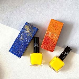 Caja Decorativa Portátil para Esmalte de Uñas, Caja de Embalaje de Lujo Personalizada con Relieve, Forro de Esponja, Carpetas de Cartón, Pegatinas Personalizadas con Logotipo - Product Image 1