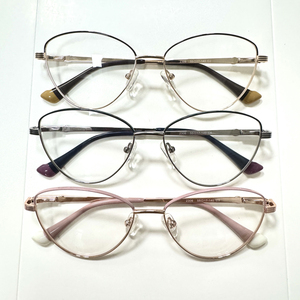 กรอบแว่นตาโลหะเต็มกรอบแฟชั่นใหม่ปี <span class=keywords><strong>2026</strong></span> ทรงแคทอายลายเรียบสำหรับทุกเพศเพื่อการปกป้องดวงตา - Product Image 3