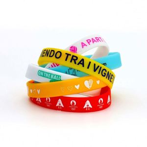 Bracelets en silicone et PVC personnalisés avec logo, bracelets d'événement, bracelets de basketball, accessoires personnalisés orientés vers le sport - Product Image 4