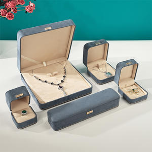 थोक सूट मखमली रिंग ब्रेसलेट बिंगल नेकलेस इयररिंग पैकिंग गहने बॉक्स कस्टम लोगो सामग्री शैली - Product Image 2