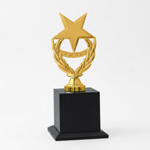 Trofeo metálico premium para todas las categorías de premios. Elegante premio metálico con placa de grabado personalizable para empresas. - Product Image 1