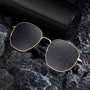 Gafas de Sol Unisex con Marco Cuadrado de Aleación, Diseño Moderno 2025, Protección UV400, Estilo Punk Redondo para Conducir - Product Image 3