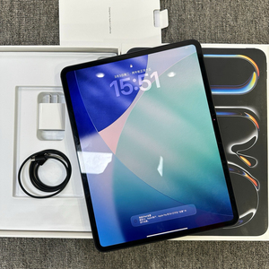 แท็บเล็ตมือสองคุณภาพสูง รุ่น Pad Pro M5 13 นิ้ว WiFi เวอร์ชั่นอเมริกา เกรด A+ พร้อมอุปกรณ์เสริมแท้ มีรอยขีดข่วนเล็กน้อย - Product Image 2