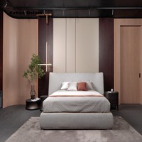 Lit double en tissu rembourré de style italien moderne, cadre de lit durable et écologique, hauteur réglable pour chambre à coucher