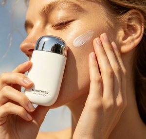 Logo personnalisé crème minérale naturelle pour le <span class=keywords><strong>visage</strong></span> crème <span class=keywords><strong>solaire</strong></span> apprêt hydratant maquillage hydratant et imperméable avec fonction d'écran <span class=keywords><strong>solaire</strong></span> liquide - Product Image 1