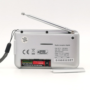 KK-D1218 Radio <span class=keywords><strong>Portatile</strong></span> Tascabile FM AM Sottile in Plastica con Display Digitale, Altoparlante Integrato e Sveglia - Product Image 4