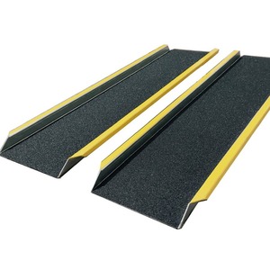 Rampa telescópica de aluminio Senmai de 4 pies para acceso de sillas de ruedas y vehículos - Product Image 1