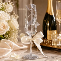 Nouvelle Collection – Flûtes en Verre de Luxe avec Diamants, 201-300 ml, Forme de Gobelet avec Ruban, Idéales pour Mariages, Fêtes et Cadeaux d'Anniversaire