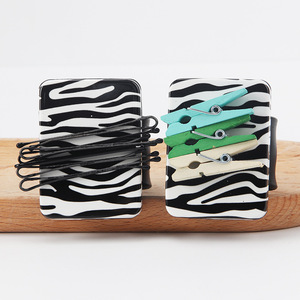 Organizador Magnético de Silicona para Horquillas y Accesorios de Peinado con Estampado de Cebra para Uso Diario - Product Image 3