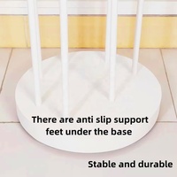 Présentoir métallique sur pied personnalisé et moderne pour accessoires de voyage en mousse à mémoire de forme (oreiller de nuque en U pour voiture)