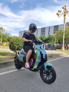El Mejor Scooter de 1500W para Adultos, Motocicleta Eléctrica Gowei de 60V/72V, Motocicleta de Alta Velocidad - Product Image 4