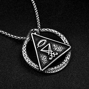 Collar con Colgante de Acero Inoxidable, Ojo que Todo lo Ve Geométrico, Joyería de Moda Unisex - Product Image 2